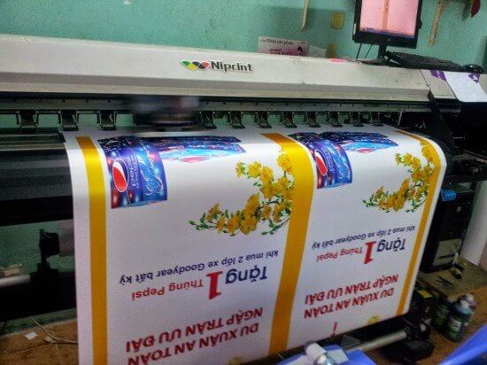 In PP trong nhà trên máy in kỹ thuật số