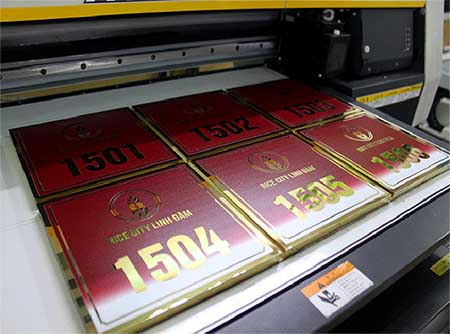 In UV phẳng trên mica